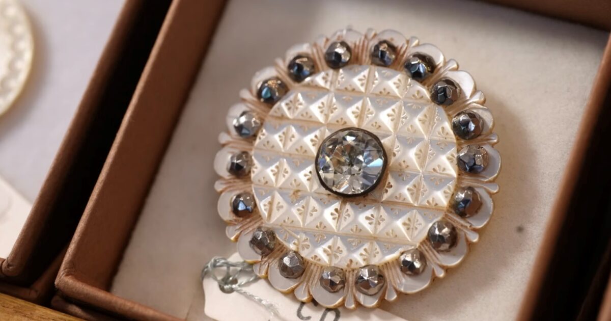 手芸 ヴィンテージボタン 貴重釦  エスカルゴ 黒 銀 灰色 12個 7700円 アンティーク ボタン 黒の通販